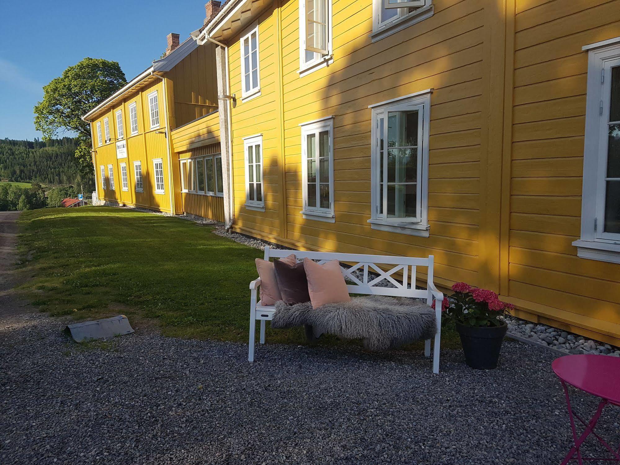 Granavolden Hotel & Gjaestgiveri Exteriör bild